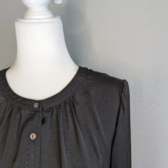 Rose + Olive Buttondown Long Sleeve Bohemian Blouse Size Medium in Black - Picture 2 of 8